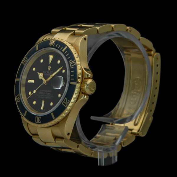 Rolex, Submariner Date, 40mm, Ref: 16808, Year: 1985, Black NIPPLE Dial, Yellow Gold - immagine 3