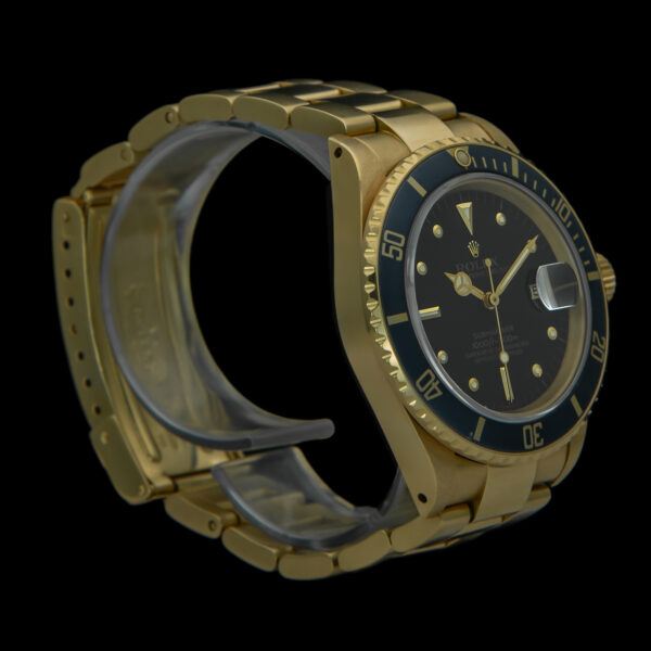 Rolex, Submariner Date, 40mm, Ref: 16808, Year: 1985, Black NIPPLE Dial, Yellow Gold - immagine 4