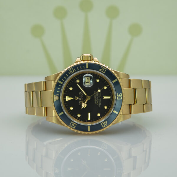 Rolex, Submariner Date, 40mm, Ref: 16808, Year: 1985, Black NIPPLE Dial, Yellow Gold - immagine 6
