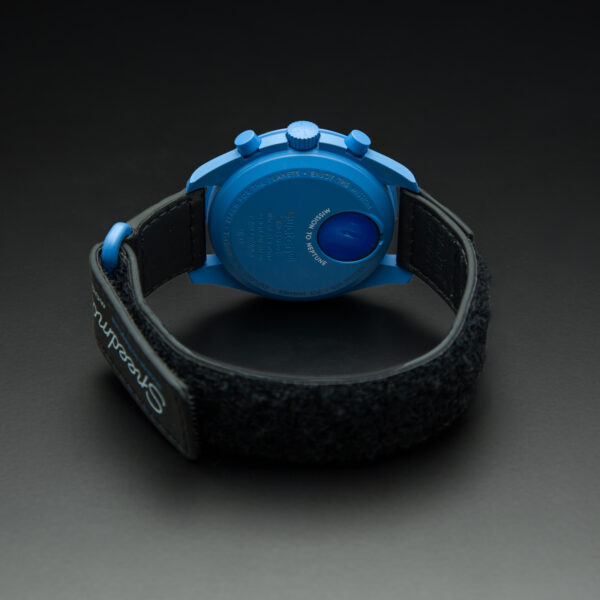 Swatch x Omega, MoonSwatch "Mission to Neptune Moonshine Gold", Blue Moon August, 42mm, Blue Dial, Bioceramic - immagine 5