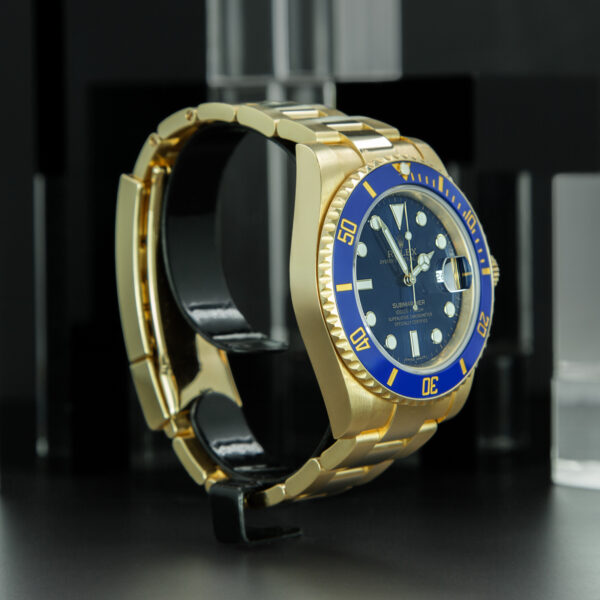 Rolex, Submariner, 40mm, Ref. 116618LB, Year; 2020, Full Set, Blue Dial, Yellow Gold - immagine 4