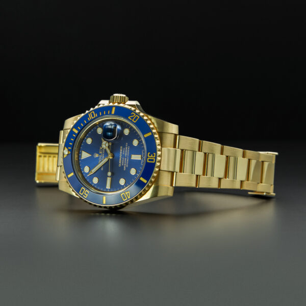 Rolex, Submariner, 40mm, Ref. 116618LB, Year; 2020, Full Set, Blue Dial, Yellow Gold - immagine 5
