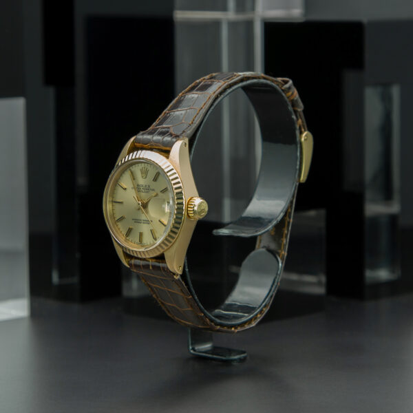 Rolex, Lady-DateJust 26mm, Ref. 6917, Champagne Dial, Year: 1972, Yellow Gold - immagine 3